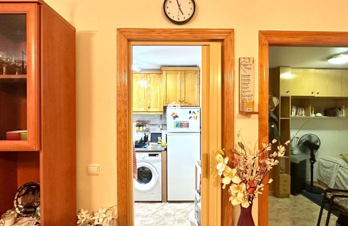 Segunda mano - Apartamento / piso -
Torrevieja - Centro