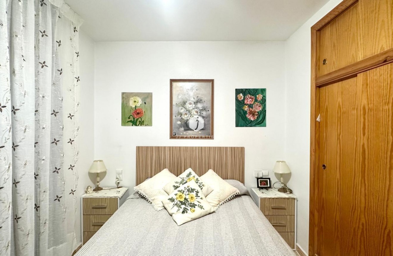 Segunda mano - Apartamento / piso -
Torrevieja - Centro