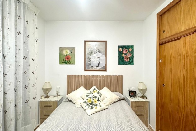 Segunda mano - Apartamento / piso -
Torrevieja - Centro