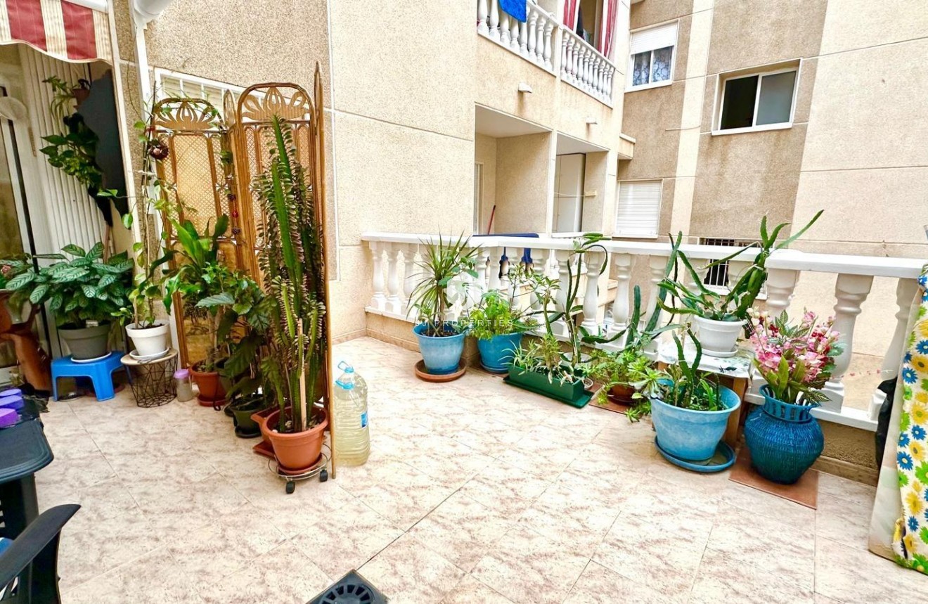 Segunda mano - Apartamento / piso -
Torrevieja - Centro