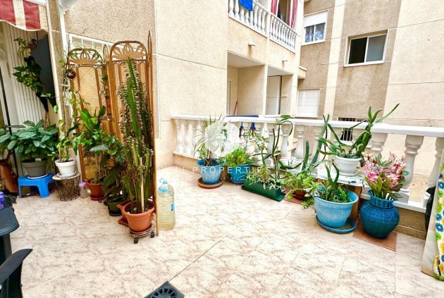 Segunda mano - Apartamento / piso -
Torrevieja - Centro