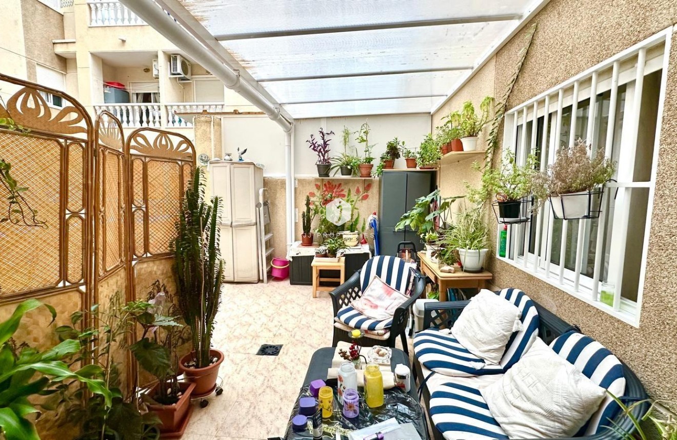 Segunda mano - Apartamento / piso -
Torrevieja - Centro