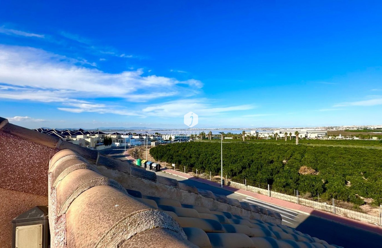 D'occasion - Chalet -
Torrevieja - La siesta