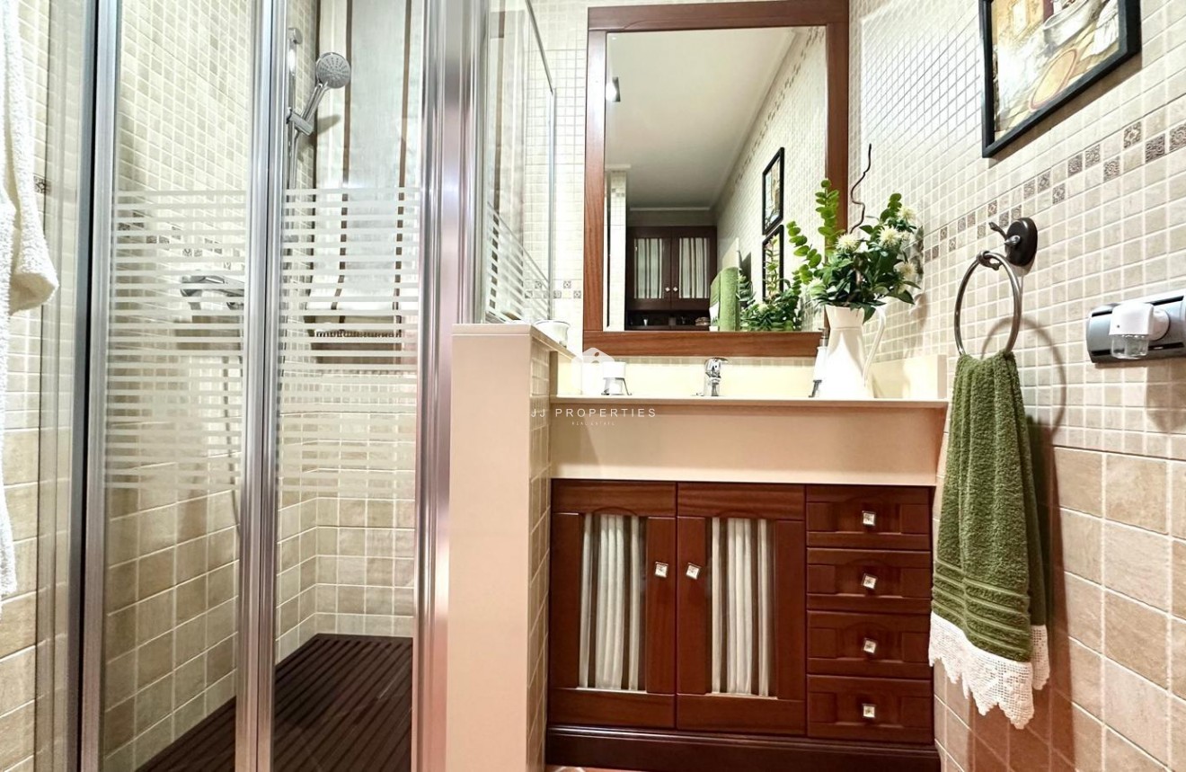 D'occasion - Chalet -
Torrevieja - La siesta