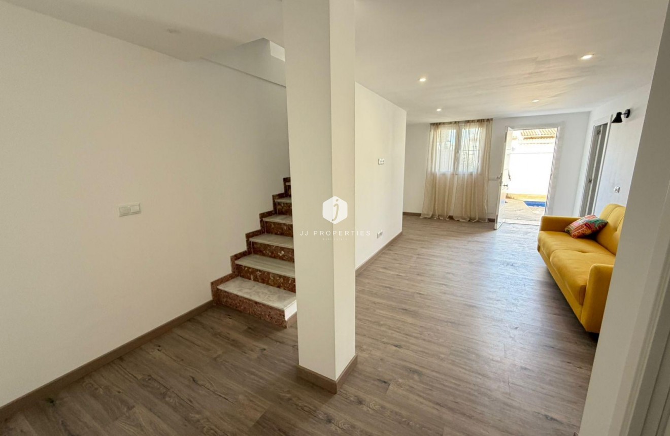 D'occasion - Chalet -
Torrevieja - Cabo cervera