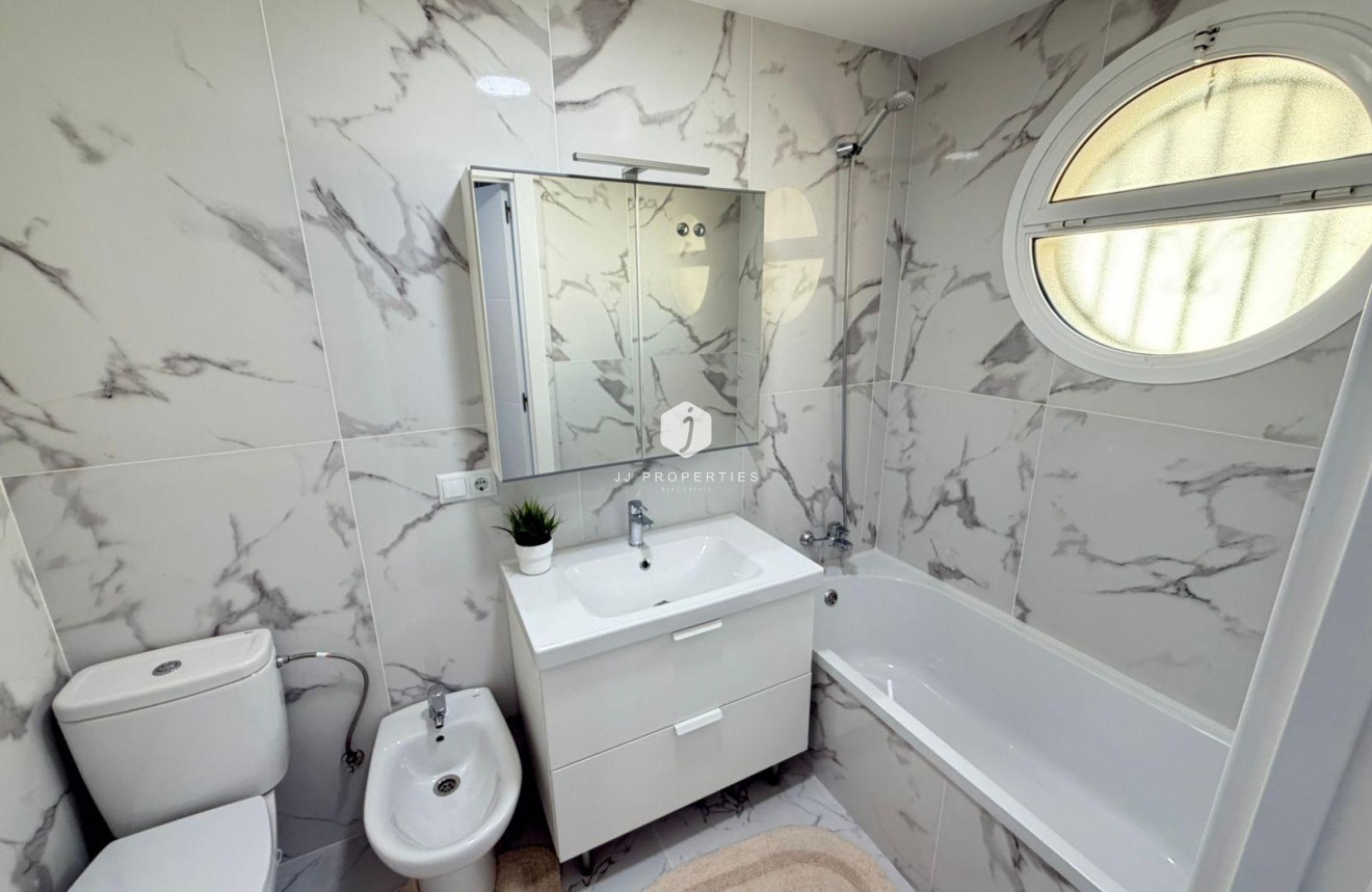 D'occasion - Chalet -
Torrevieja - Cabo cervera