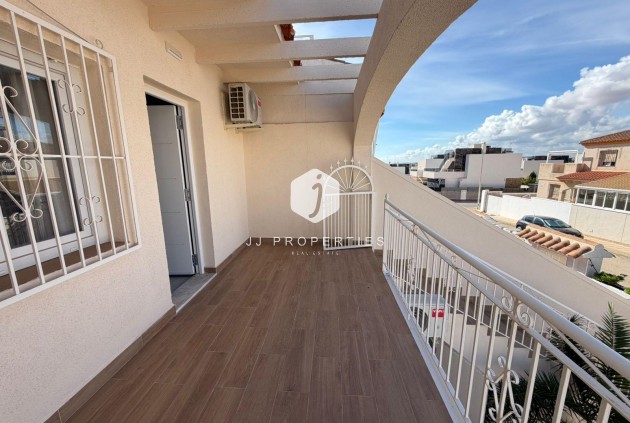 D'occasion - Chalet -
Torrevieja - Cabo cervera