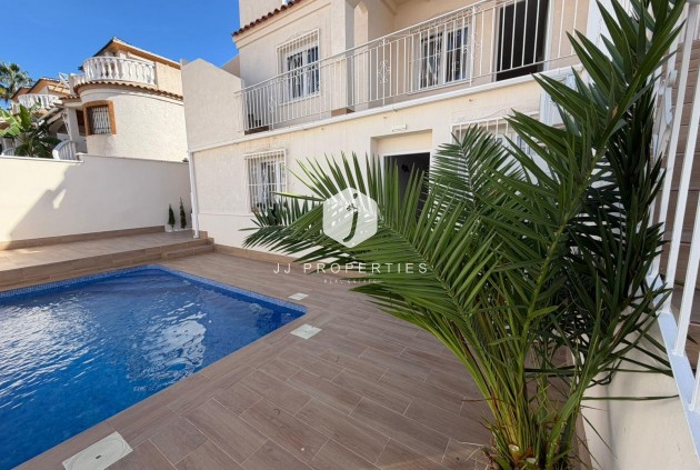 D'occasion - Chalet -
Torrevieja - Cabo cervera