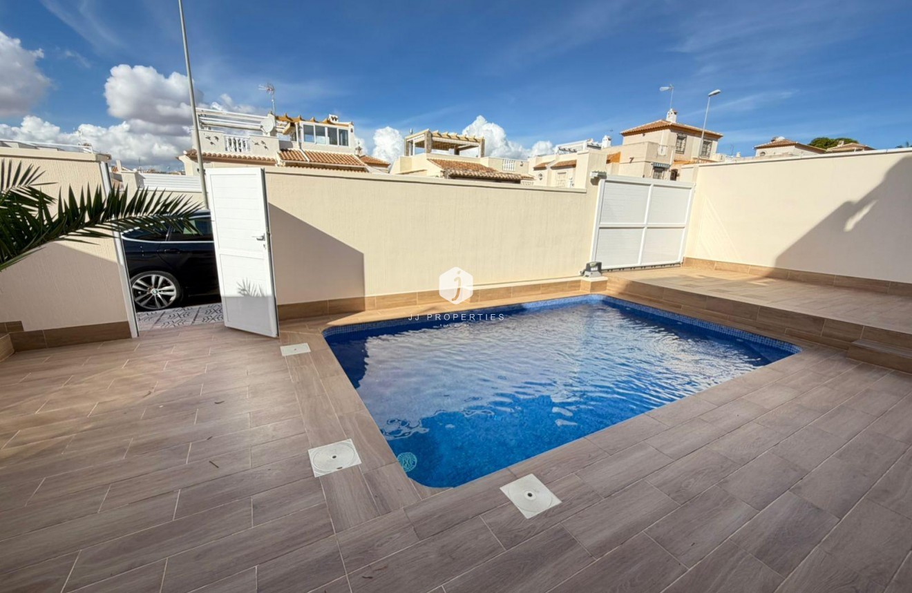 D'occasion - Chalet -
Torrevieja - Cabo cervera
