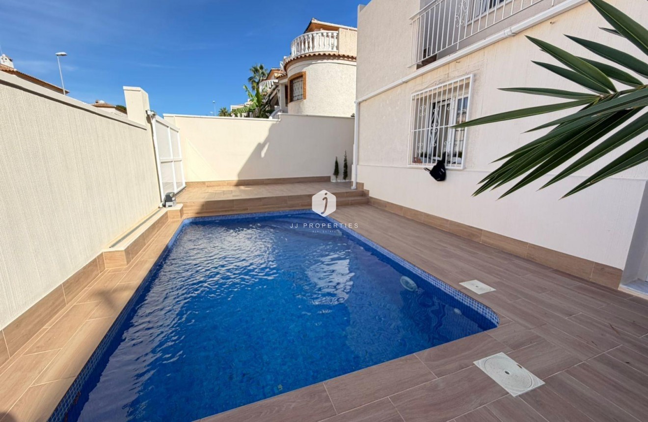 D'occasion - Chalet -
Torrevieja - Cabo cervera