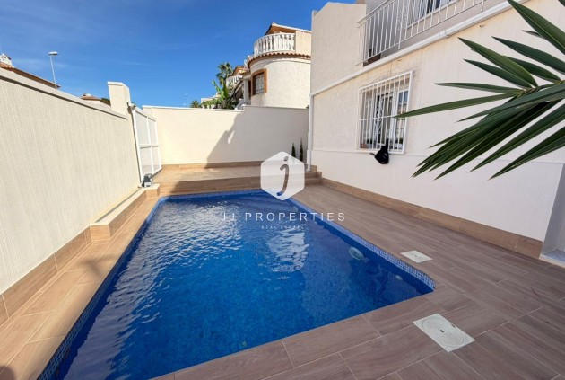 D'occasion - Chalet -
Torrevieja - Cabo cervera