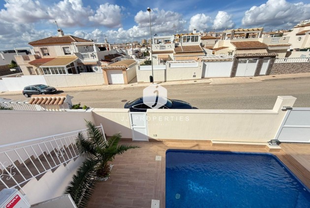 D'occasion - Chalet -
Torrevieja - Cabo cervera