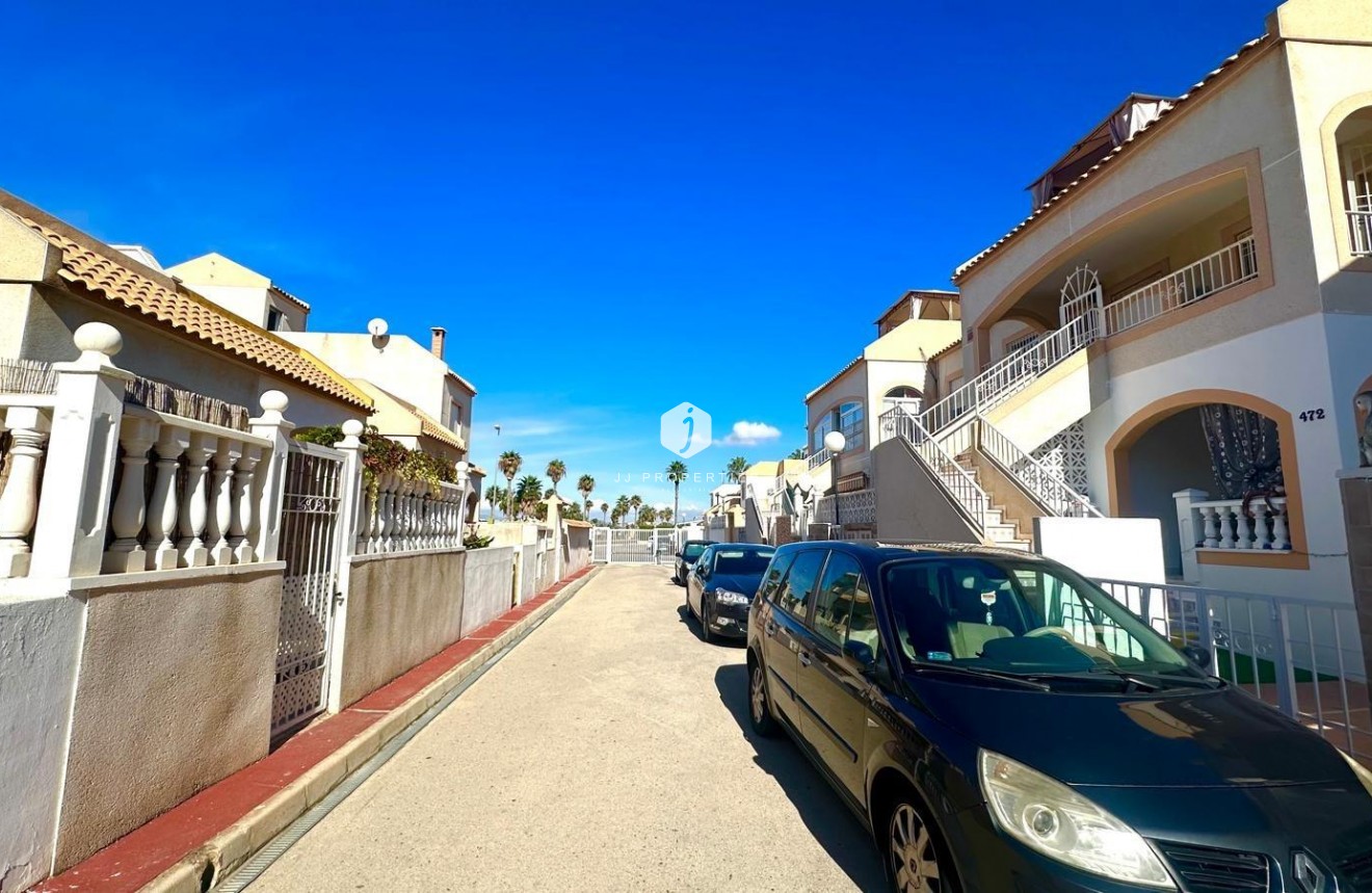 D'occasion - Bungalow -
Torrevieja - Torretas