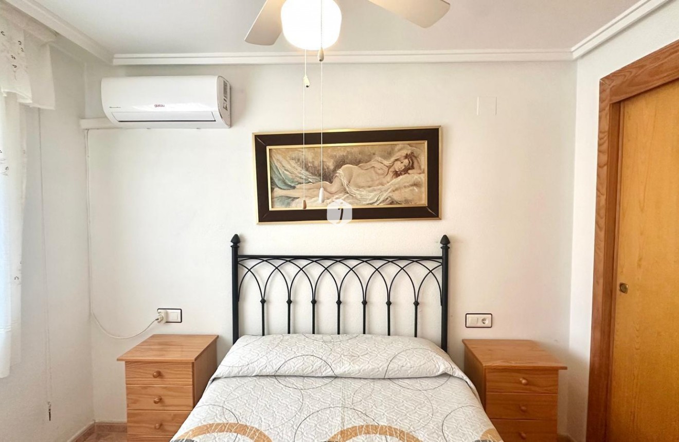 D'occasion - Bungalow -
Torrevieja - Torretas