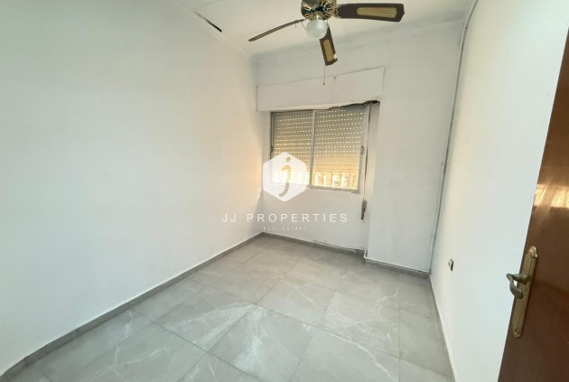 D'occasion - Appartement -
Torrevieja - Playa de los Locos