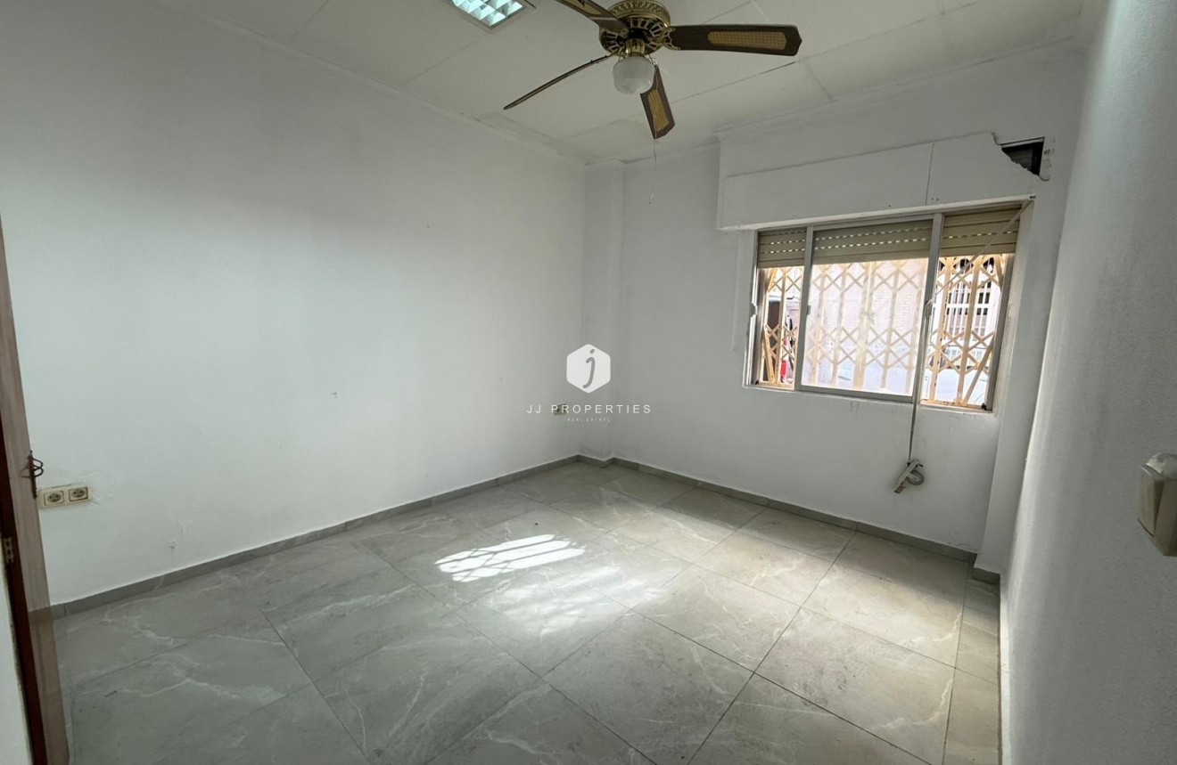 D'occasion - Appartement -
Torrevieja - Playa de los Locos