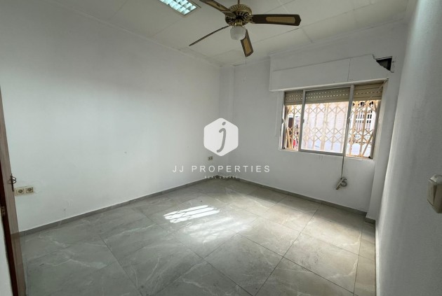 D'occasion - Appartement -
Torrevieja - Playa de los Locos