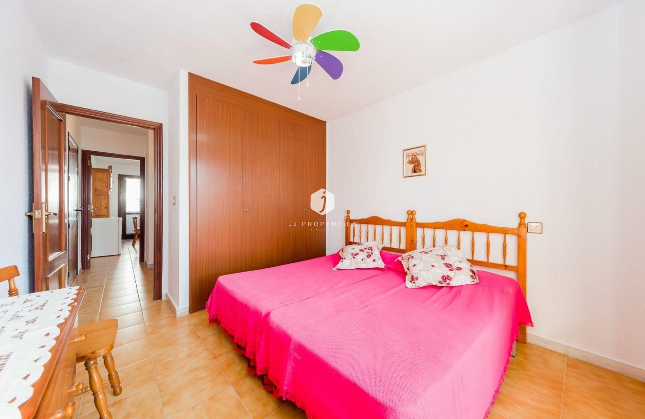 D'occasion - Appartement -
Torrevieja - Calas blanca
