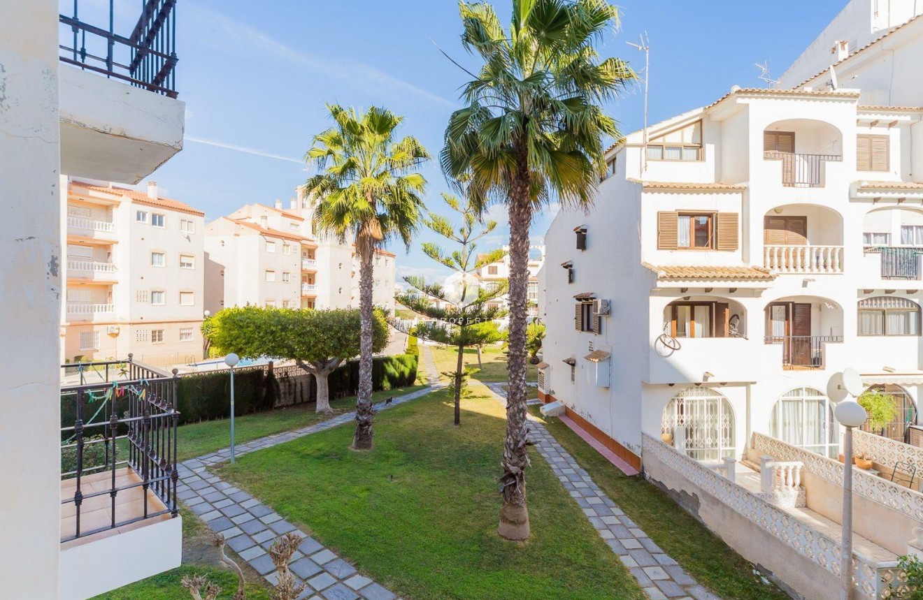 D'occasion - Appartement -
Torrevieja - Calas blanca