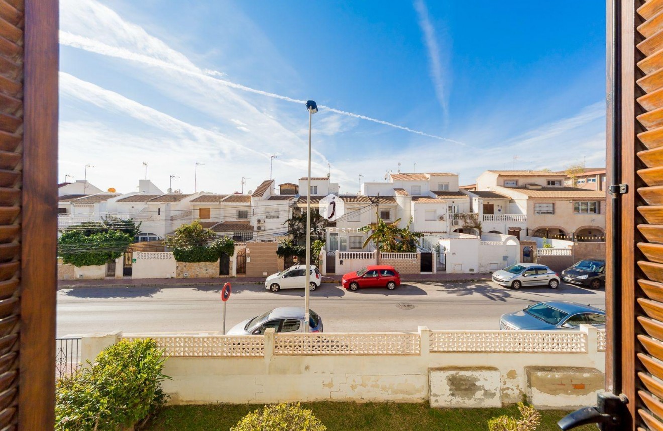 D'occasion - Appartement -
Torrevieja - Calas blanca