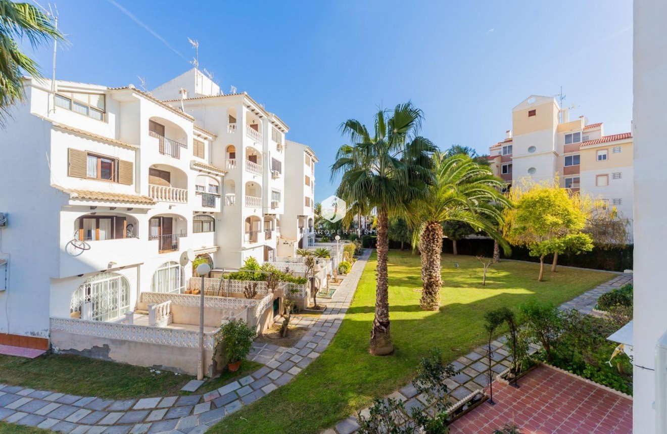 D'occasion - Appartement -
Torrevieja - Calas blanca