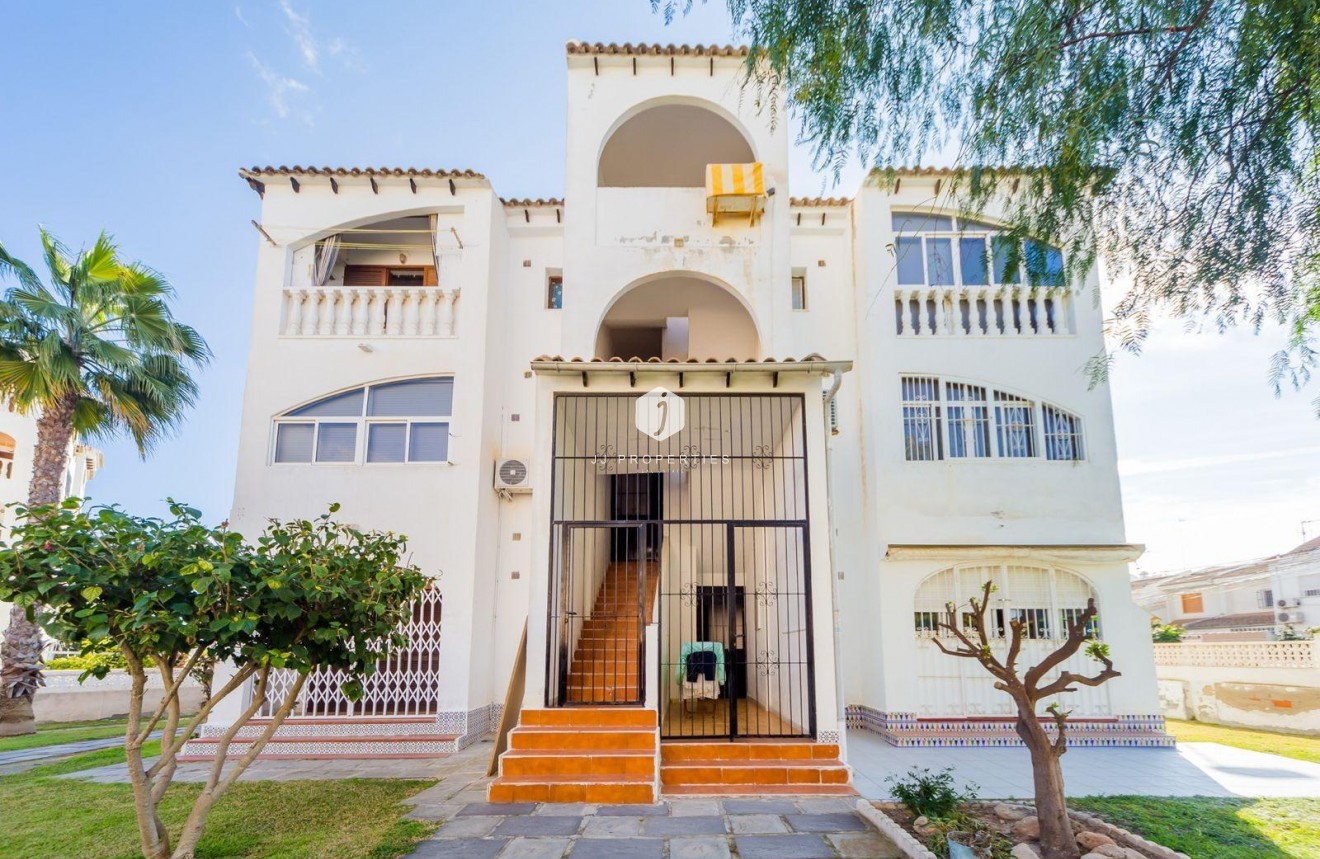 D'occasion - Appartement -
Torrevieja - Calas blanca