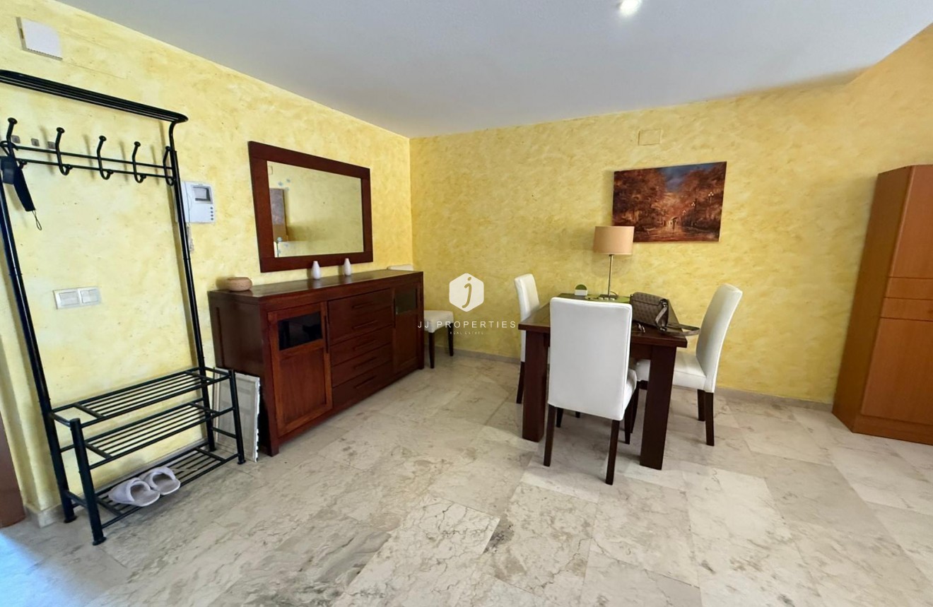 D'occasion - Appartement -
Torrevieja - Punta prima