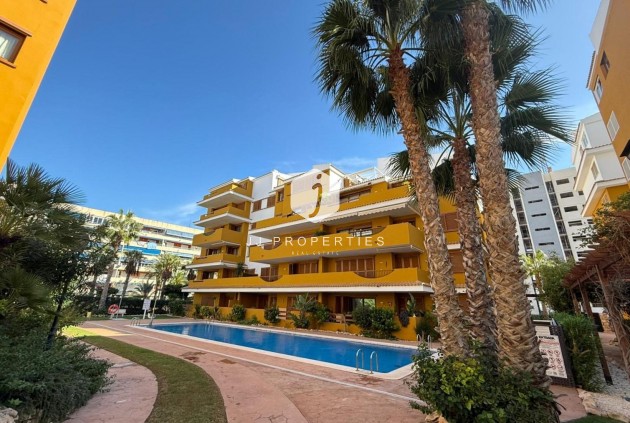 D'occasion - Appartement -
Torrevieja - Punta prima