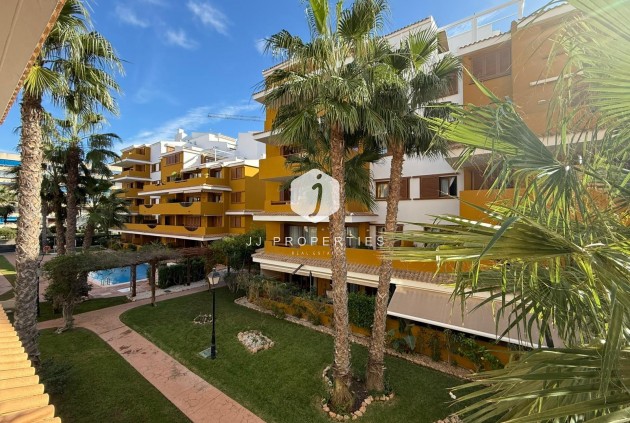 D'occasion - Appartement -
Torrevieja - Punta prima