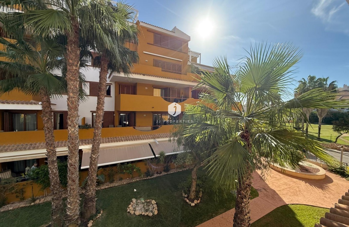 D'occasion - Appartement -
Torrevieja - Punta prima