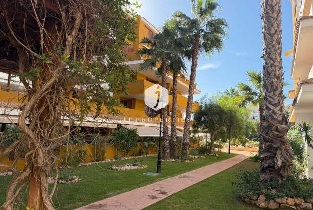 D'occasion - Appartement -
Torrevieja - Punta prima