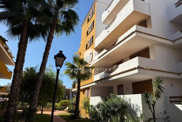 D'occasion - Appartement -
Torrevieja - Punta prima