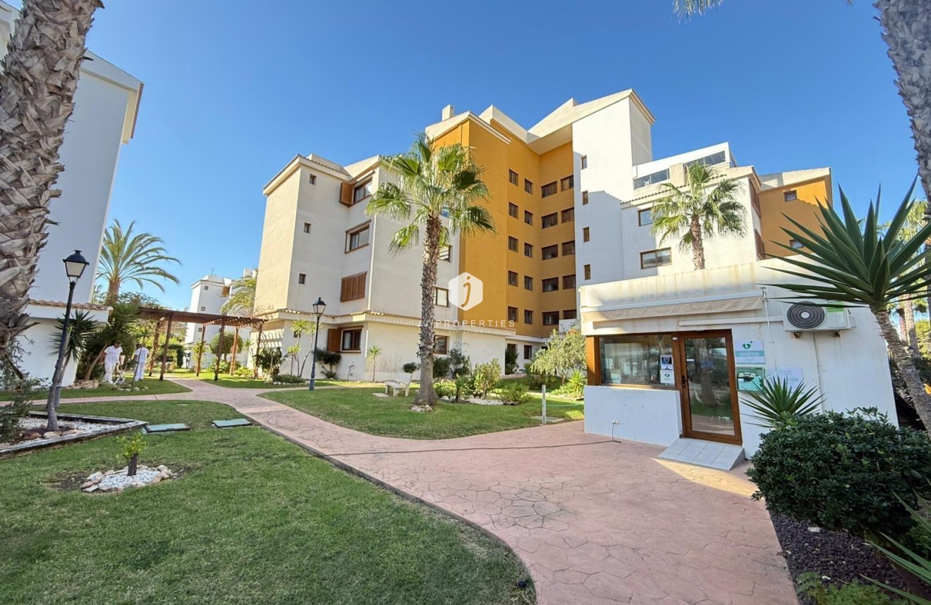 D'occasion - Appartement -
Torrevieja - Punta prima