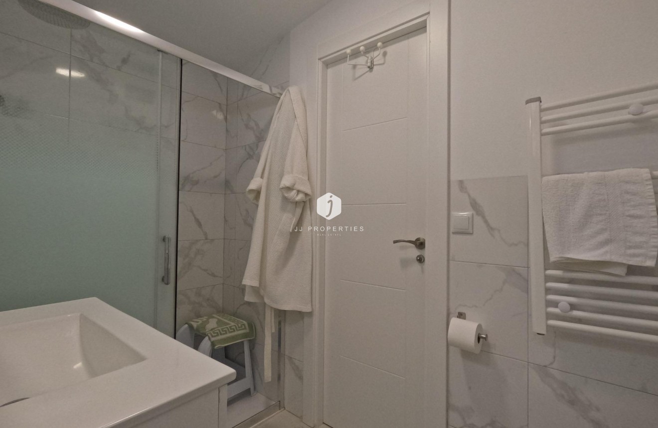 Tweedehands - Chalet -
Torrevieja - El Acequión - Los Náufragos