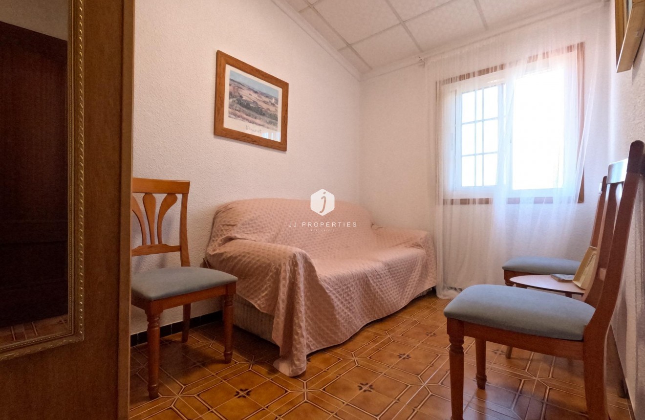 Tweedehands - Chalet -
Torrevieja - El Acequión - Los Náufragos