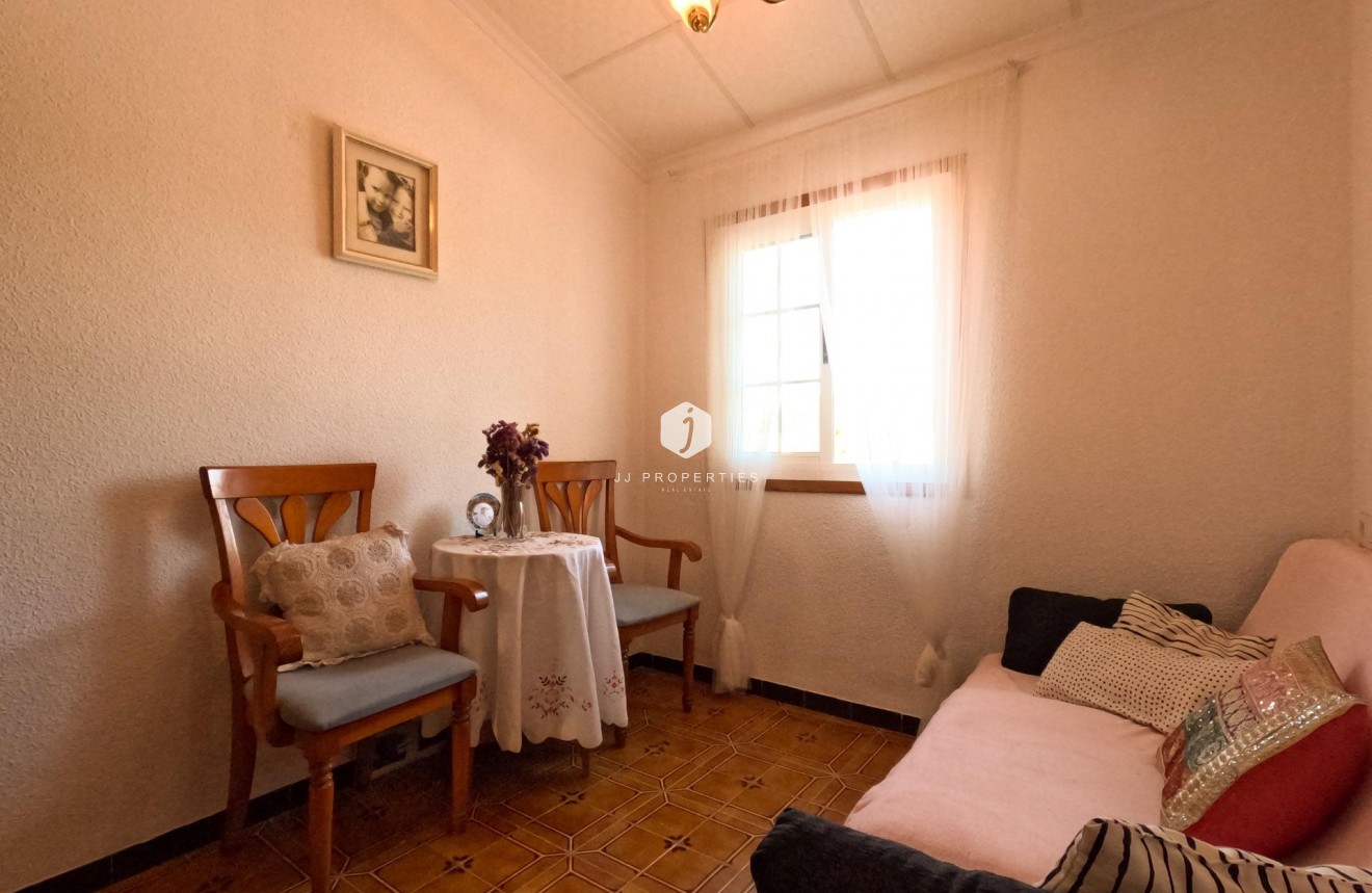 Tweedehands - Chalet -
Torrevieja - El Acequión - Los Náufragos