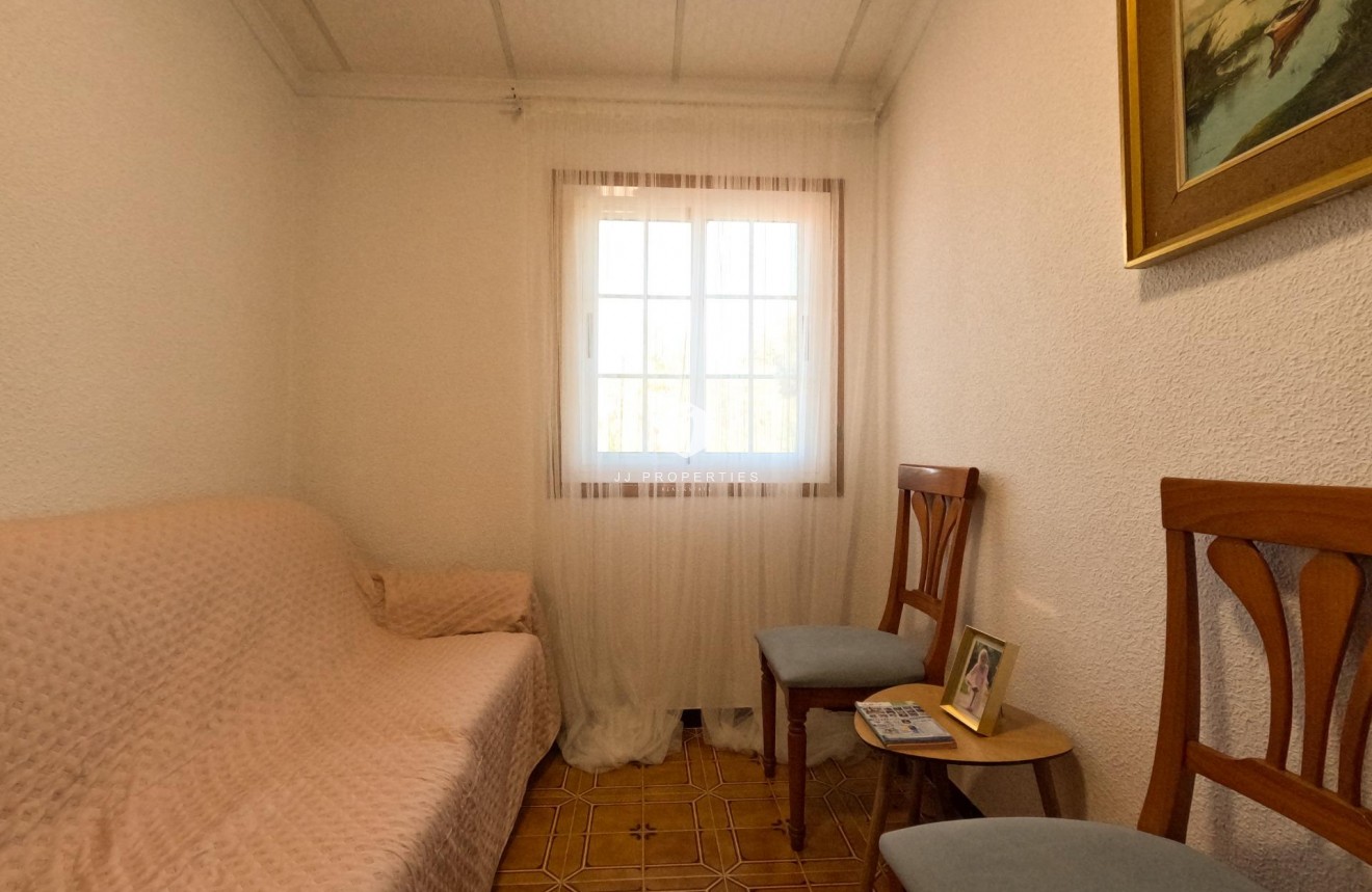 Tweedehands - Chalet -
Torrevieja - El Acequión - Los Náufragos