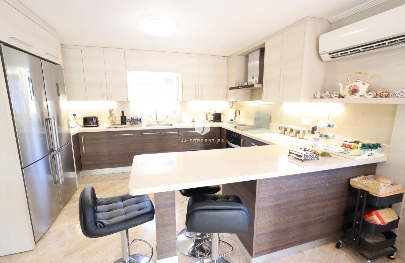 D'occasion - Villa -
Torrevieja - Costa Blanca