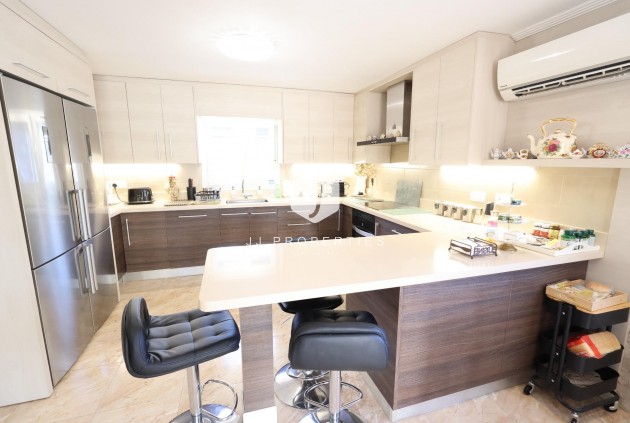 D'occasion - Villa -
Torrevieja - Costa Blanca