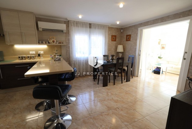 D'occasion - Villa -
Torrevieja - Costa Blanca