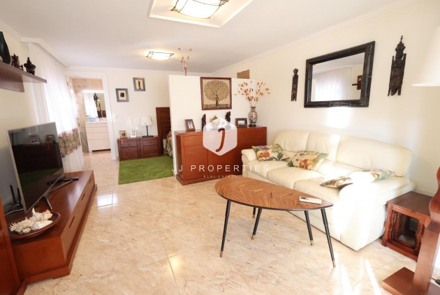 D'occasion - Villa -
Torrevieja - Costa Blanca