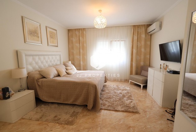 D'occasion - Villa -
Torrevieja - Costa Blanca