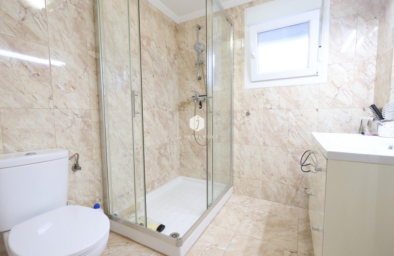 D'occasion - Villa -
Torrevieja - Costa Blanca