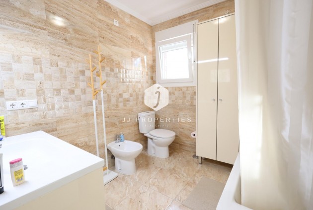 D'occasion - Villa -
Torrevieja - Costa Blanca