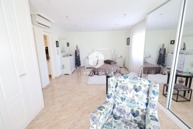 D'occasion - Villa -
Torrevieja - Costa Blanca