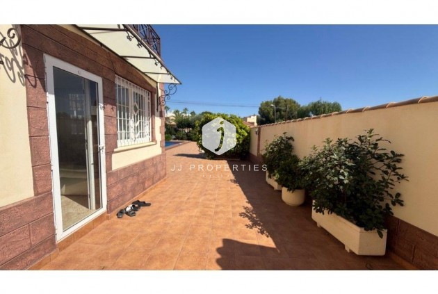 D'occasion - Villa -
Torrevieja - Los Balcones - Los Altos del Edén