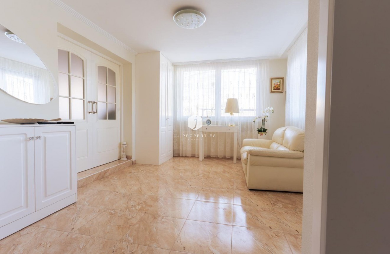 D'occasion - Villa -
Torrevieja - Los Balcones - Los Altos del Edén