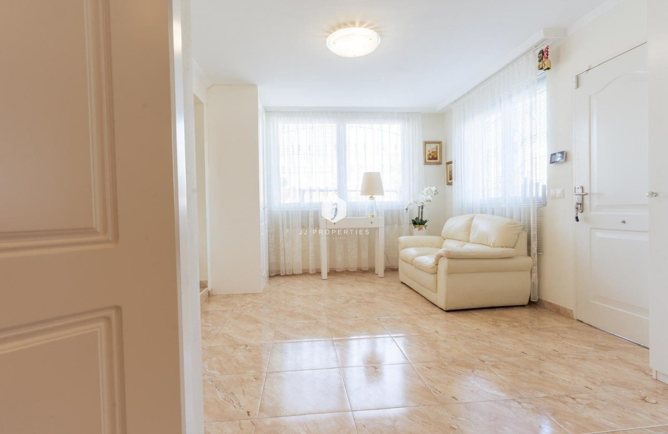 D'occasion - Villa -
Torrevieja - Los Balcones - Los Altos del Edén