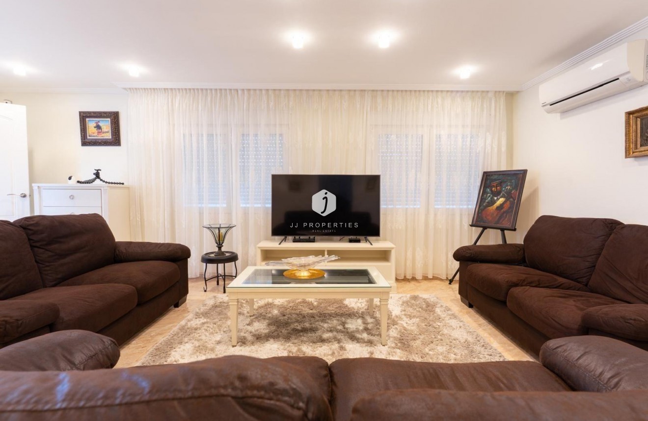 D'occasion - Villa -
Torrevieja - Los Balcones - Los Altos del Edén