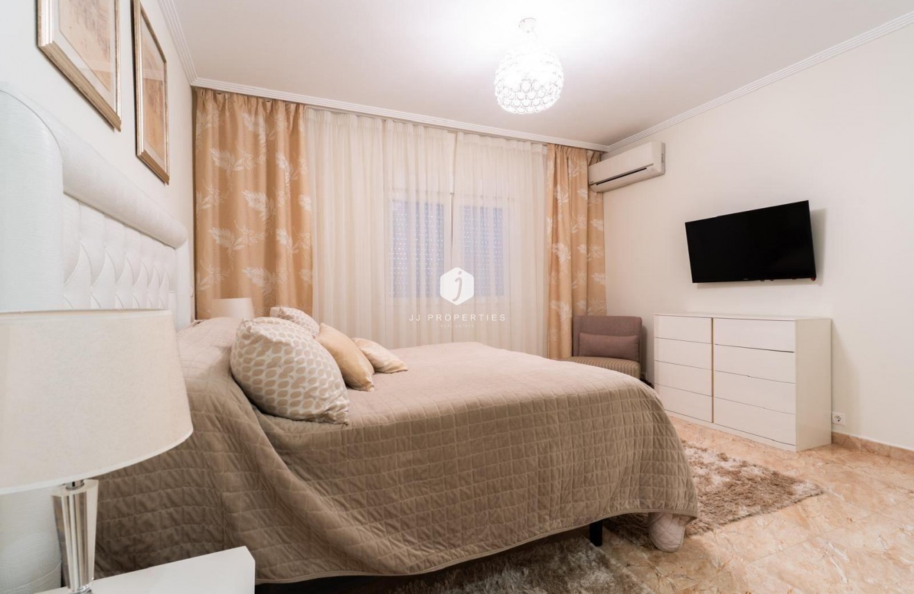 D'occasion - Villa -
Torrevieja - Los Balcones - Los Altos del Edén